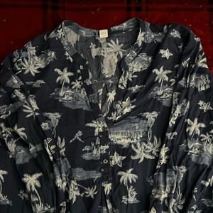 Old Navy blue and white blouse with palm trees in size XXL